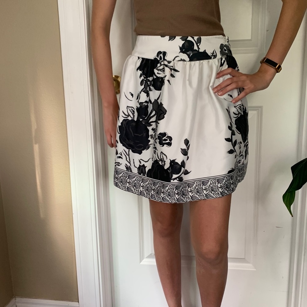 Forevermore 21 black and white skirt Medium